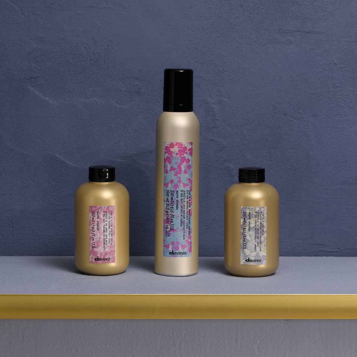 Davines HK 捲髮重建乳霜 - 免沖水精華液,適用於打造線條清晰、有彈性的捲髮造型。